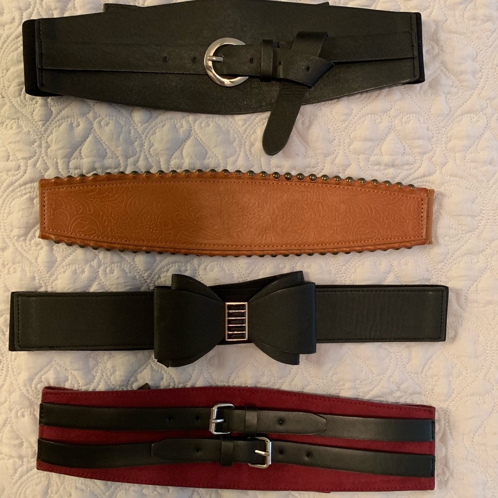 4 Torrid belts. Size 1